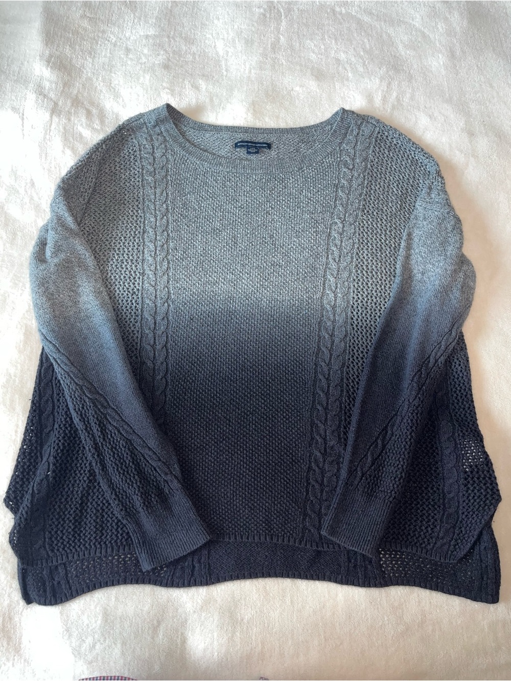 American Eagle Outfitters Gray to Navy Ombre Cable Crew Sweater Sz Large